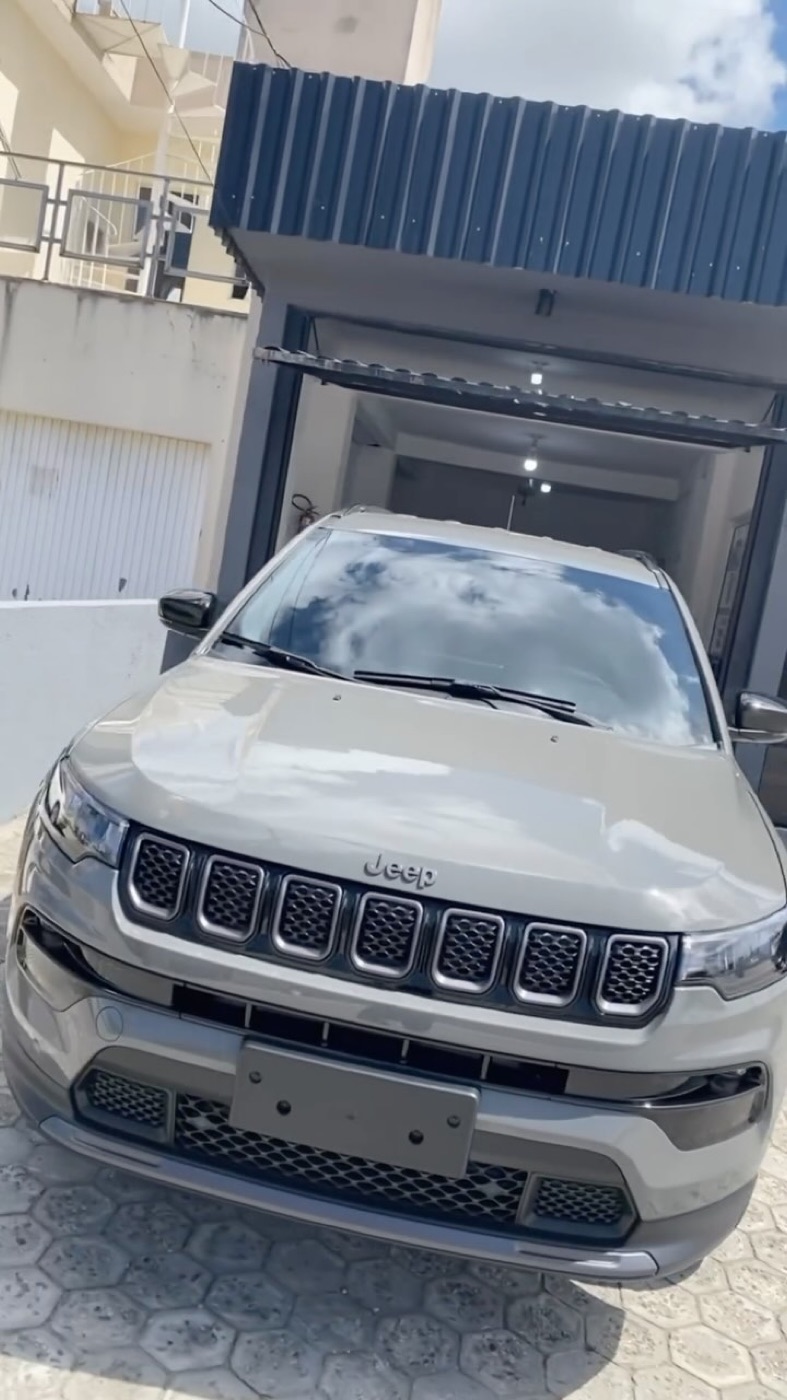 Jeep Compass na loja